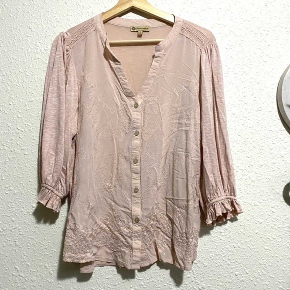 Democracy Pink Embroidered Button Front Blouse Top‎ 3/4 Sleeve Ruffle Cuff large